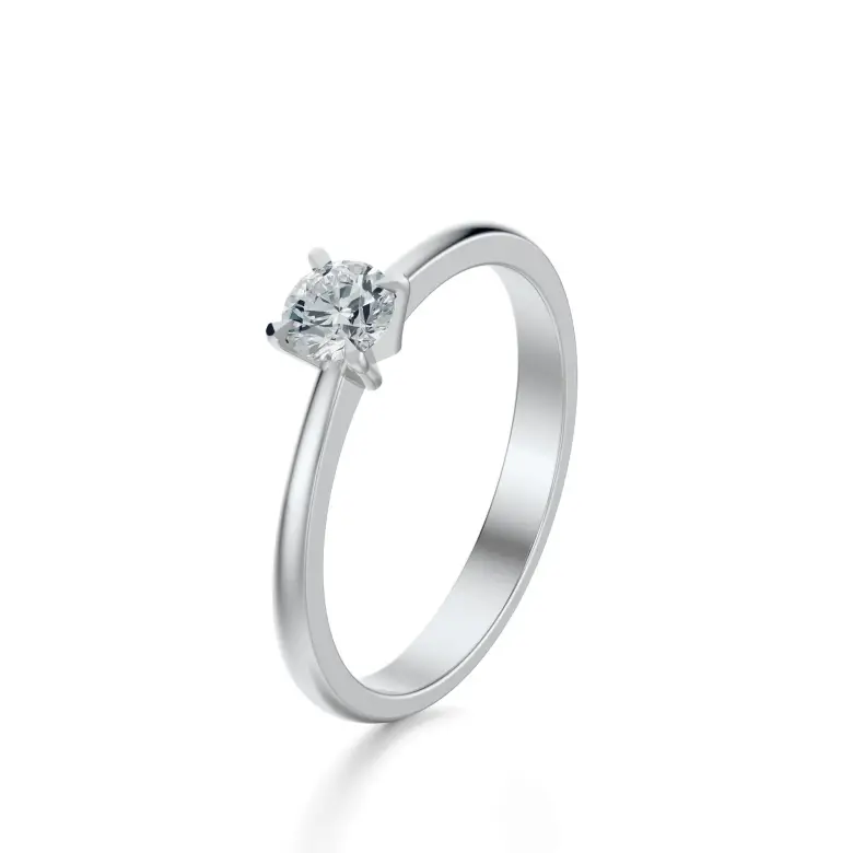 Pierścionek z białego złota z diamentem